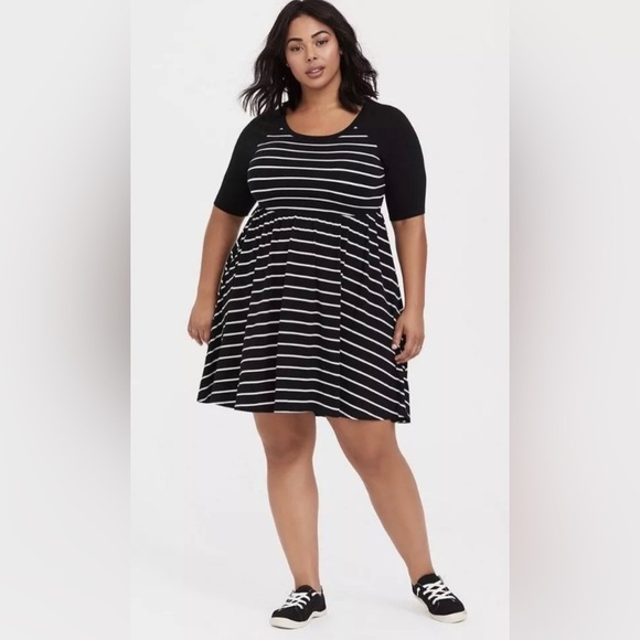Torrid Black Stripe Raglan Jersey Skater Dress. Plus size 2 - Picture 1 of 5